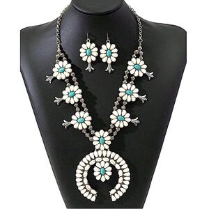 Boho Squash Blossom Turquoise Necklace, Navajo Necklace ,Squash Vintage